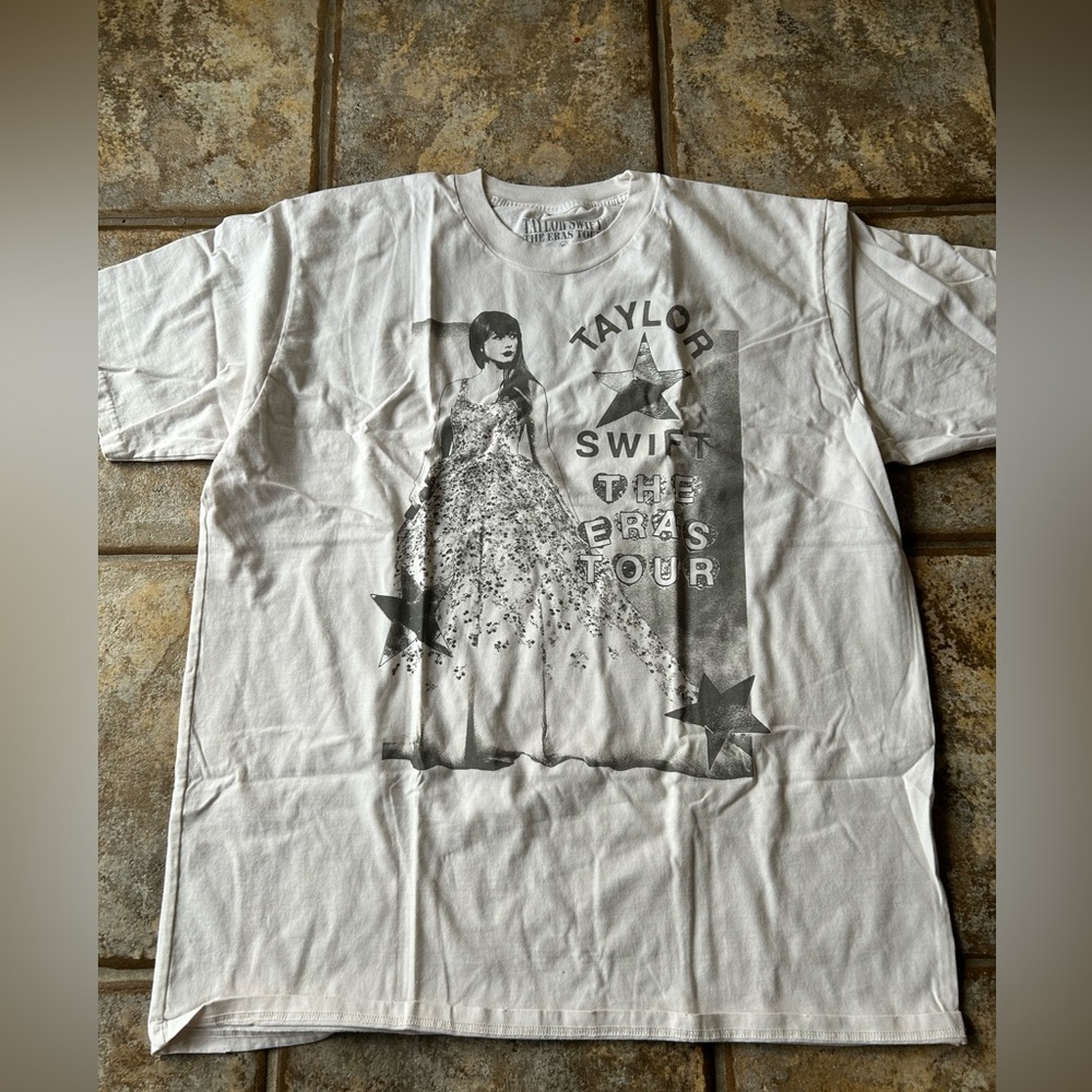 Taylor Swift Eras Tour shirt, nwot, xl